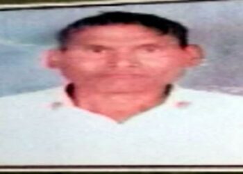 युपी-दलित सरपंच महिलेच्या पतीला जीवंत जाळले