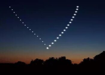 गुरु व शनी 800 वर्षांनी दिसणार महागोलांची दुर्मिळ युती