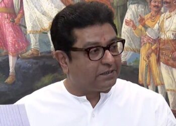 वाझे प्रकरण:केंद्राने चौकशी करावी फटाक्यांची माळ लागेल – राज ठाकरे