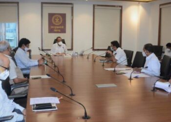 अनुदानित वसतिगृह कर्मचाऱ्यांच्या मानधनात वाढ