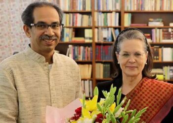 सोनिया मातोश्रींची सुपारी घेऊन शिवसेना हिंदूंच्या श्रद्धास्थानांवर आघात