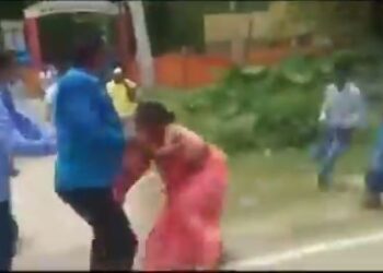 महिलेच्या पदराला