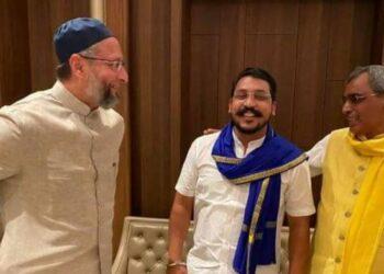 असदुद्दीन ओवैसी अखिलेश यादव