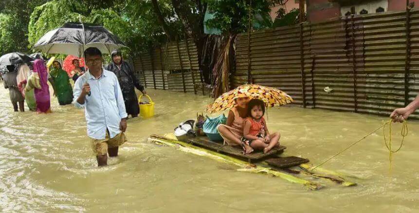This is not a stunt, flood survivors battle for survival, 10 photos of Assam floods