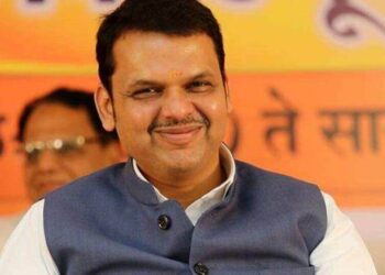 देवेंद्र फडणवीस नॉट रिचेबल Opposition Leader Devendra Fadnavis 'not reachable'
