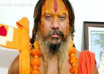 Will India's national flag be saffron by 2025? Controversial claim of Paramhansa Acharya राष्ट्रध्वज भगवा ध्वज जगत गुरु परमहंस आचार्य