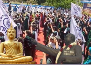 50000 हिंदू बौद्ध 50000 Hindu Dalits embrace Buddhism