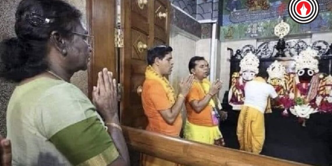 राष्ट्रपती द्रौपदी मुर्मू पूजा Controversy over President Draupadi Murmu's pooja outside Puri's temple?
