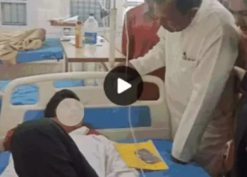 विद्यार्थ्याने फळ्यावर 'जय श्री राम' लिहिले, शिक्षकाला आवडले नाही, बेदम मारहाण The student wrote 'Jai Shri Ram' on the board, the teacher beat him