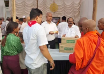 'ई' विभागाच्या माध्यमातून महापरिवर्तनदिनी मोफत अल्पोपहार Free refreshments on Mahaparivartan Day through 'E' section