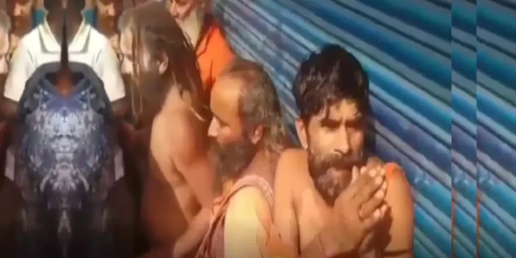 तीन साधूंना मारहाण Three sadhus in Uttar Pradesh were beaten up by a mob