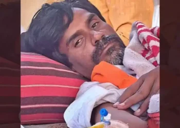 मनोज जरांगे नाकातून रक्तस्त्राव Manoj Jarange Patil's Nose Bleed Raises Concerns About Deteriorating Well-being