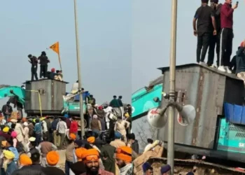 मालमत्ता आणि बँक खाती जप्त केली जात आहेत, आंदोलक शेतकऱ्यांवर कडक कारवाई ; मोदी सरकार माहिती गोळा करत आहे Strict action against protesting farmer confiscation of property and bank accounts