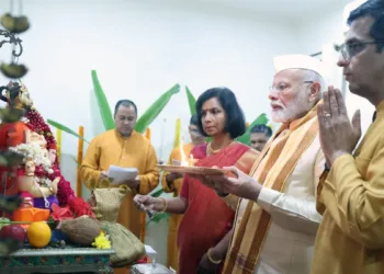 प्रधानमंत्री मोदी यांनी सीजेआय डी.वाय. चंद्रचूड यांच्या निवासस्थानी गणपती पूजेत भाग घेतला Prime Minister Modi appointed CJI D.Y. Participated in Ganapati Puja at Chandrachud's residence