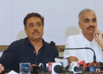 निर्भय बनो ने मविआला पाठिंब्यासाठी ठेवल्या अटी, असीम सरोदे यांनी केली भूमिका स्पष्ट Nirbhay Bano Sets Conditions for Supporting MVA, Asim Sarode Clarifies Stance