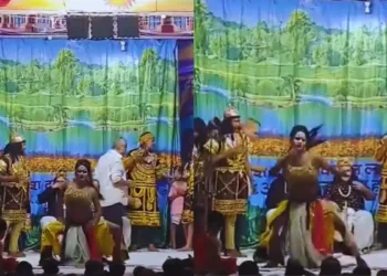 Aj ki raat maza Husn Ka ankho se Viral Video Obscene Dance on Aj ki raat maza in Ramleela Stage Stopped by Police