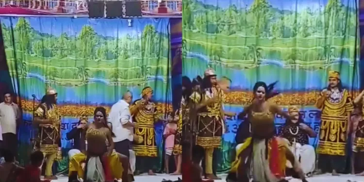 Aj ki raat maza Husn Ka ankho se Viral Video Obscene Dance on Aj ki raat maza in Ramleela Stage Stopped by Police