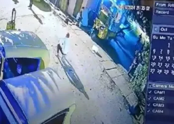 फटाका स्फोटात तरुणाचा मृत्यू Youth dies in Bangalore firecracker explosion